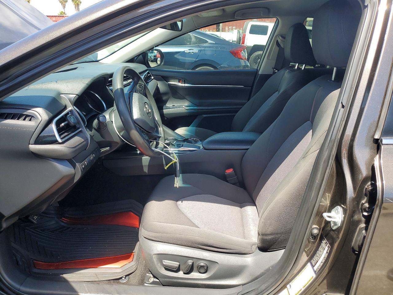 2018 Toyota Camry Le - Image 7