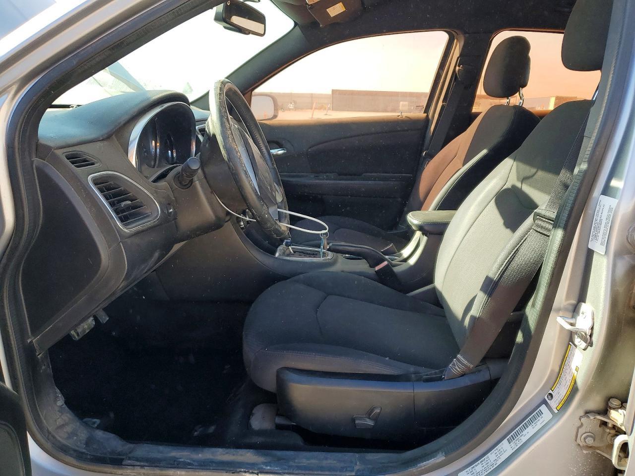 2014 Chrysler 200 Touring - Image 7