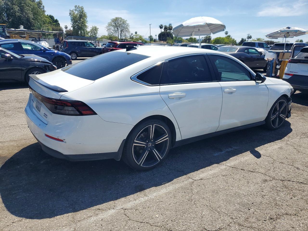 2024 Honda Accord Hybrid Sport - Image 3