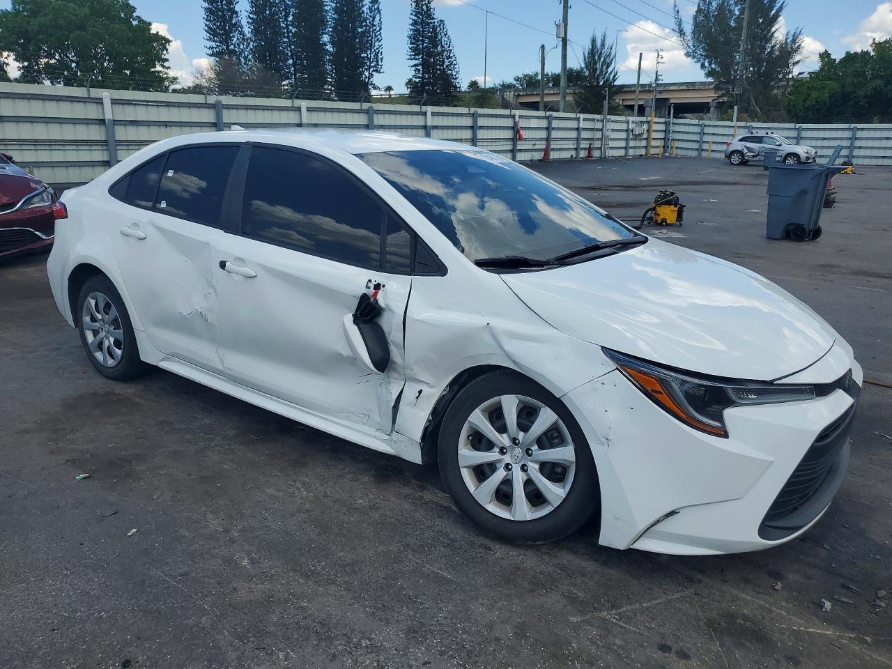 2023 Toyota Corolla Le - Image 4