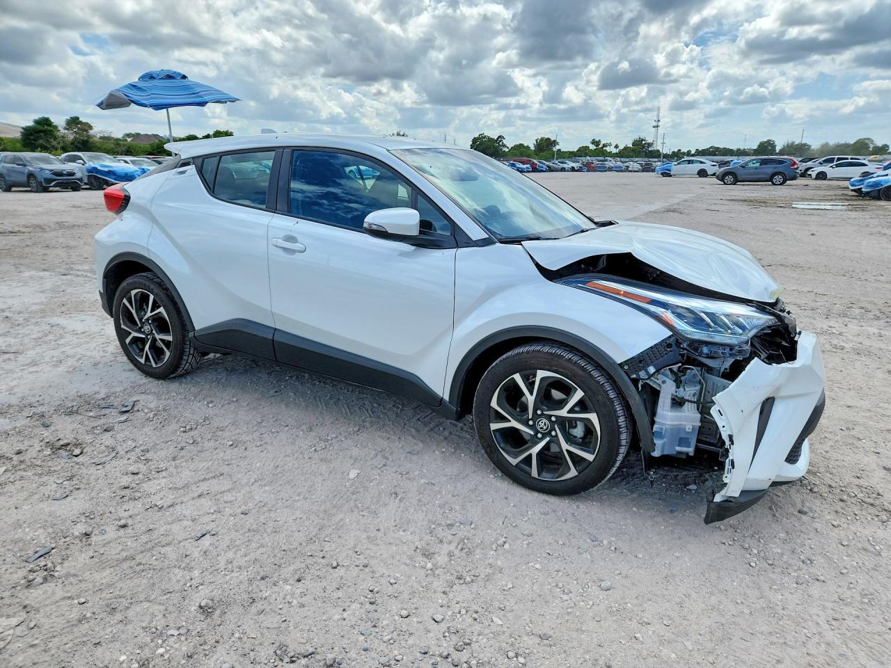 2022 Toyota C-Hr Xle - Image 4