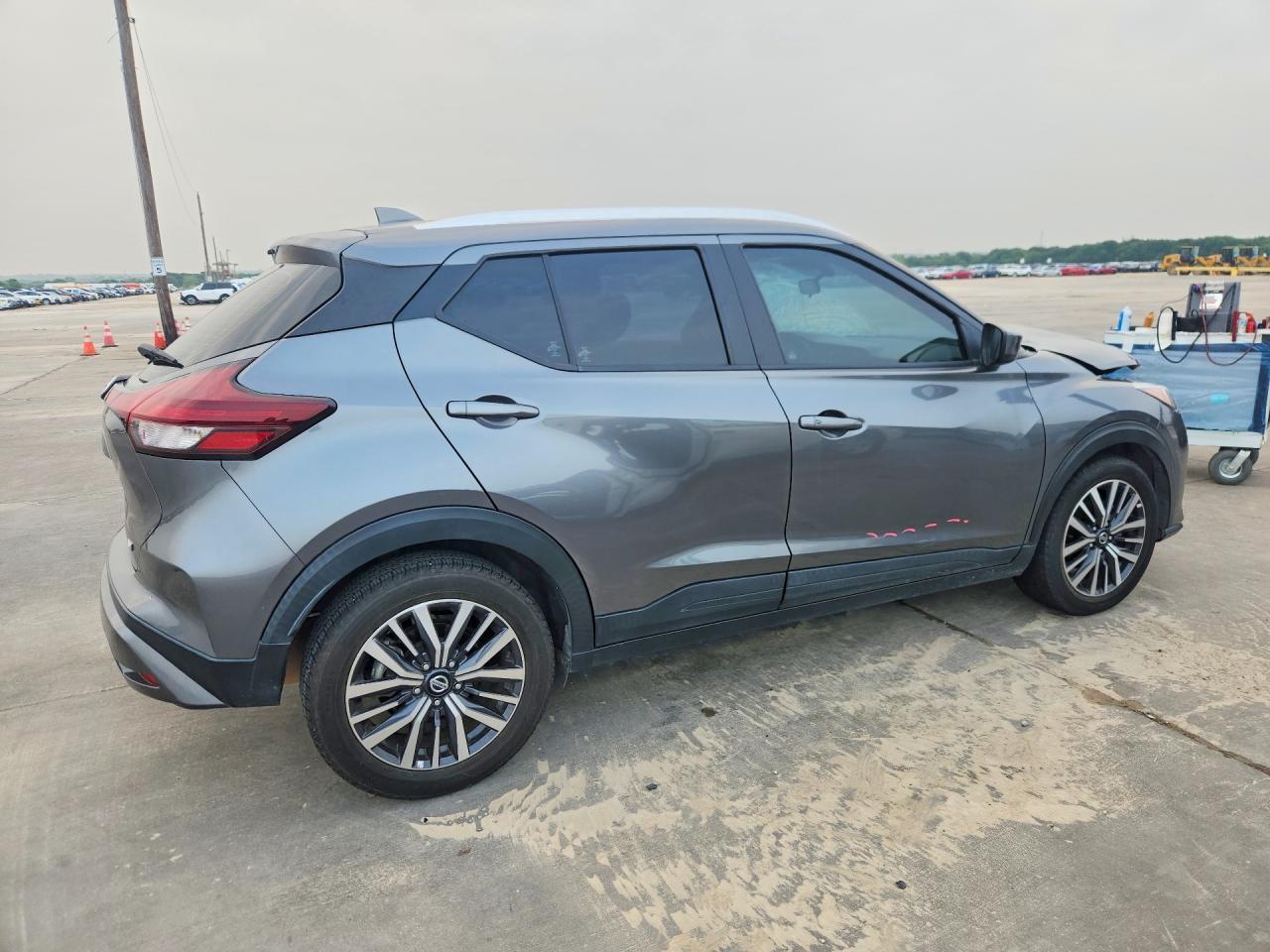 2021 Nissan Kicks Sv - Image 3