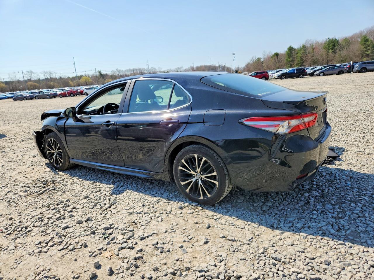 2018 Toyota Camry Se - Фото 2