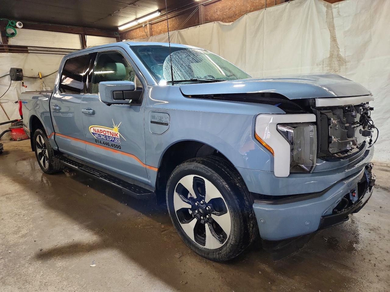 2023 Ford F150 Lightning Pro - Фото 4
