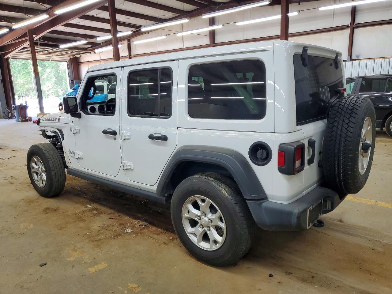 2021 Jeep Wrangler Unlimited Sport - Фото 2