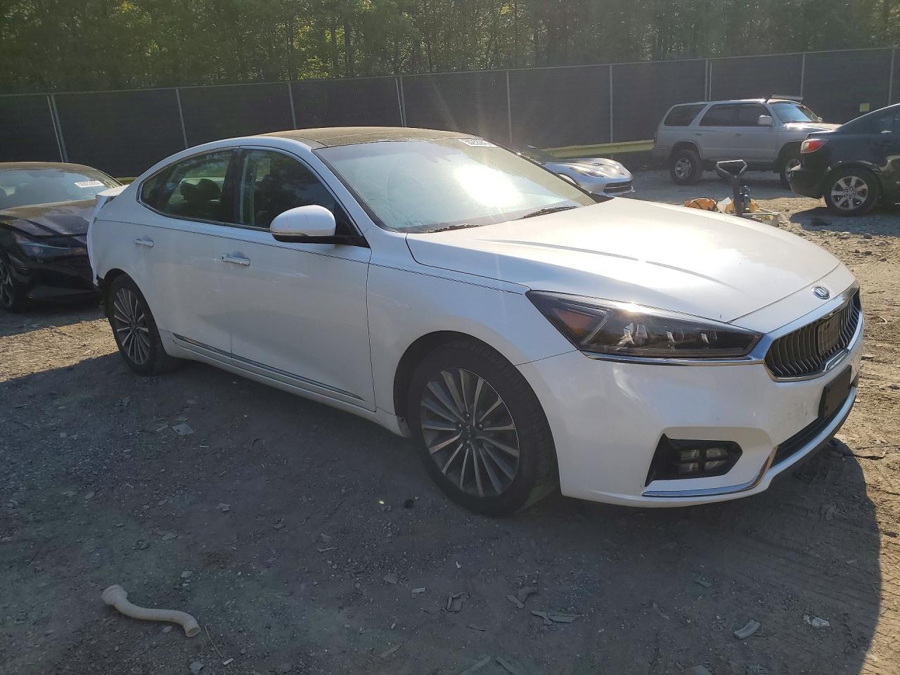 2017 Kia Cadenza Technology - Image 4