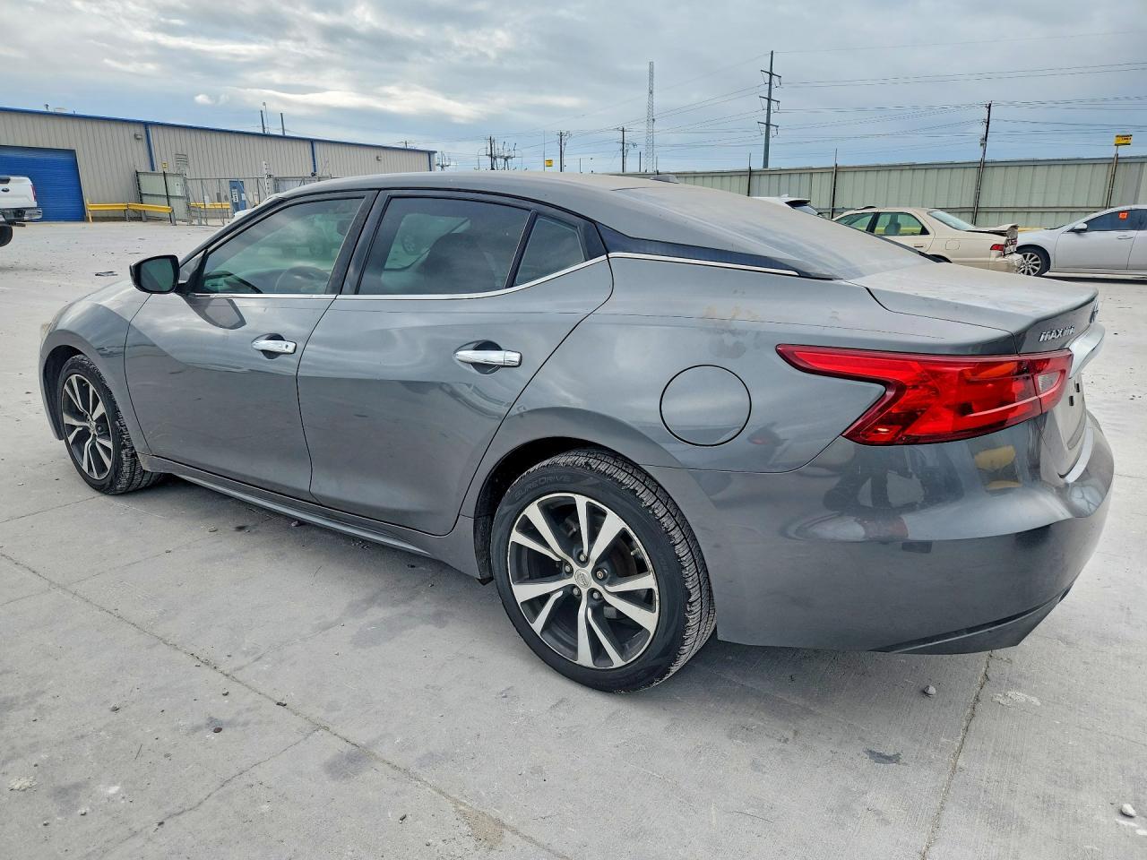 2017 Nissan Maxima 3.5 S - Image 2