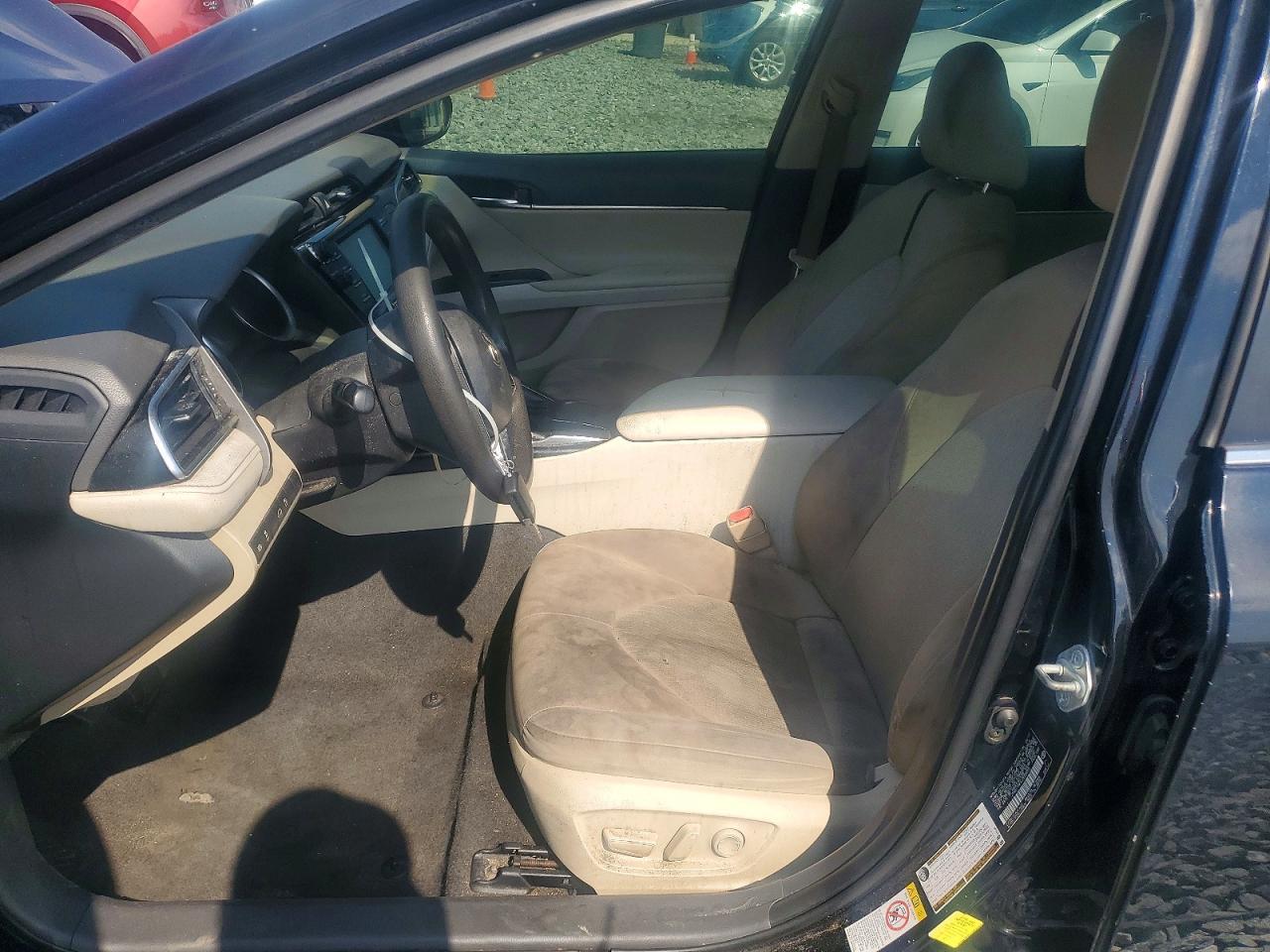 2018 Toyota Camry Le - Image 7