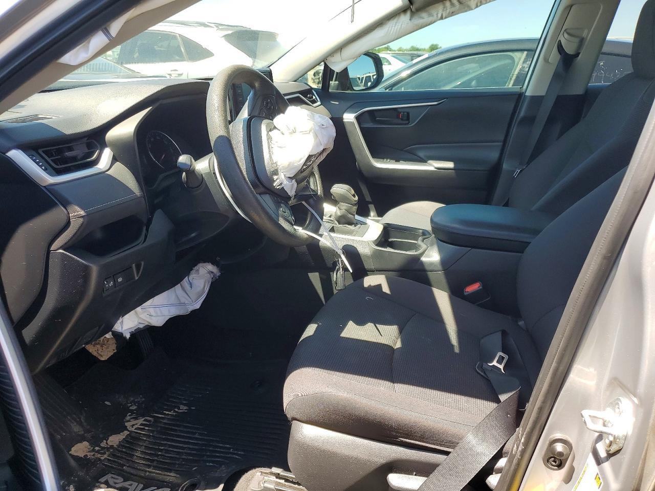 2020 Toyota Rav4 Le - Фото 7