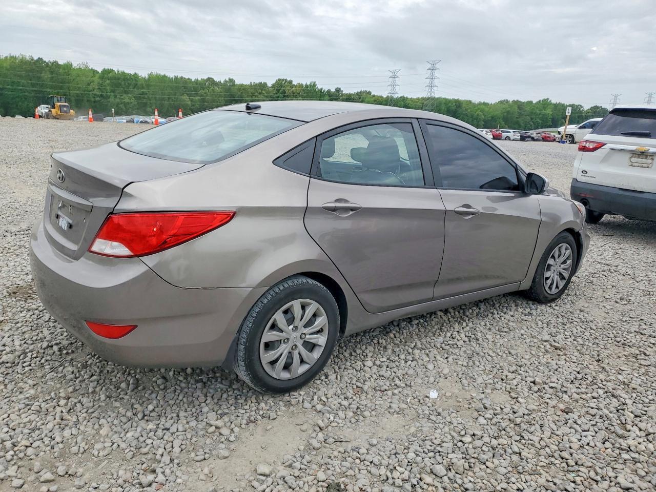 2017 Hyundai Accent Value Edition - Фото 3