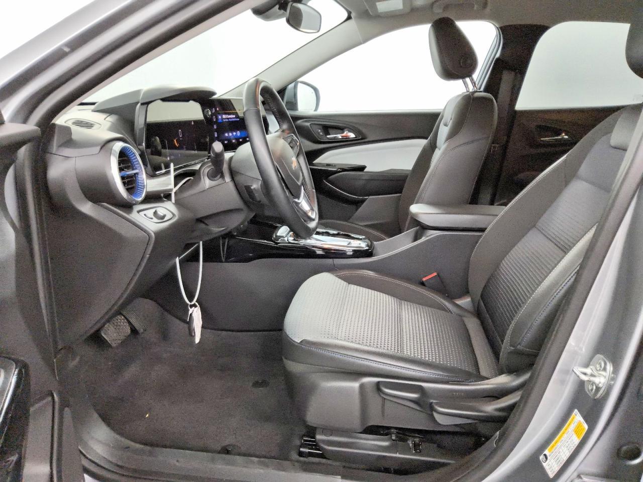 2025 Chevrolet Trax - Фото 7