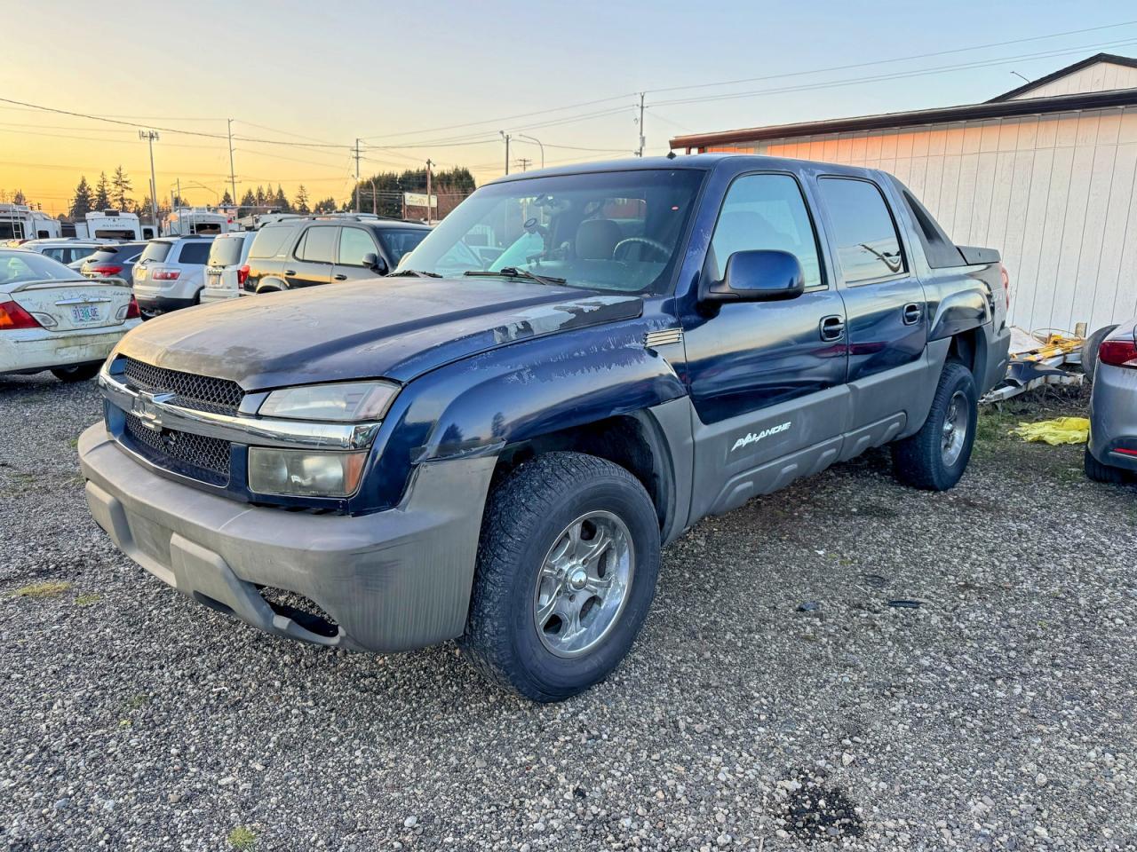 2002 Chevrolet Avalanche K1500 - Image 2