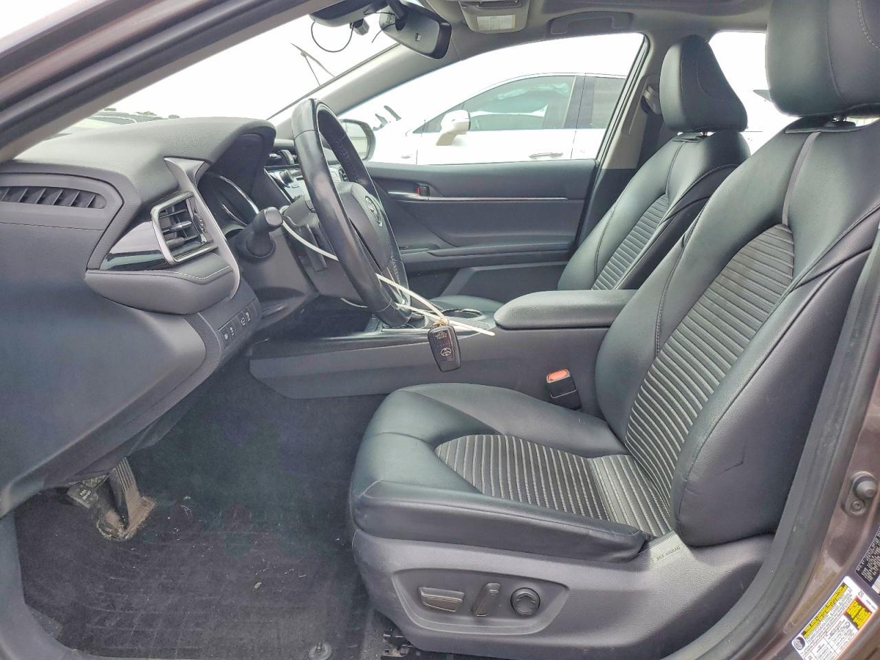 2019 Toyota Camry Se - Фото 7