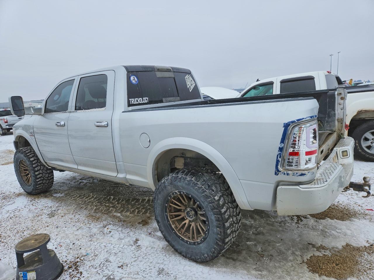 2017 Ram 2500 Slt - Image 2