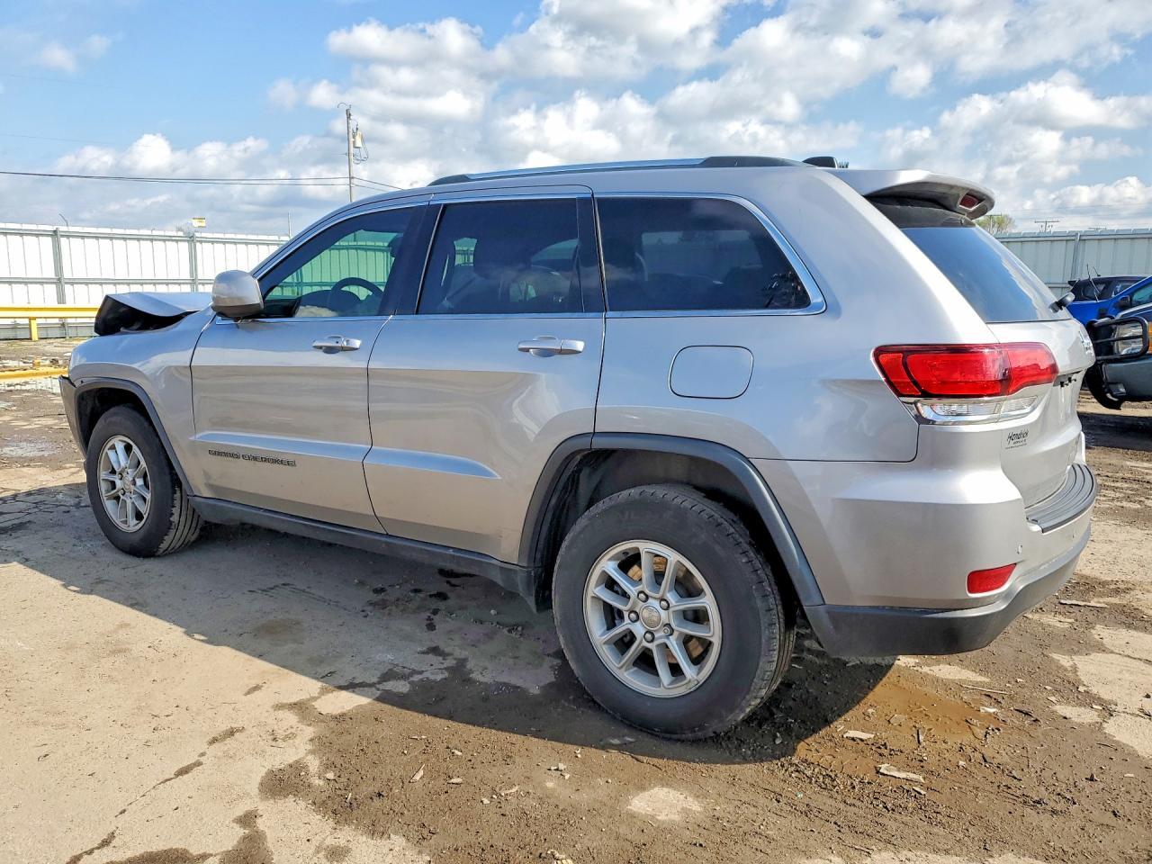 2020 Jeep Grand Cherokee Laredo - Фото 2