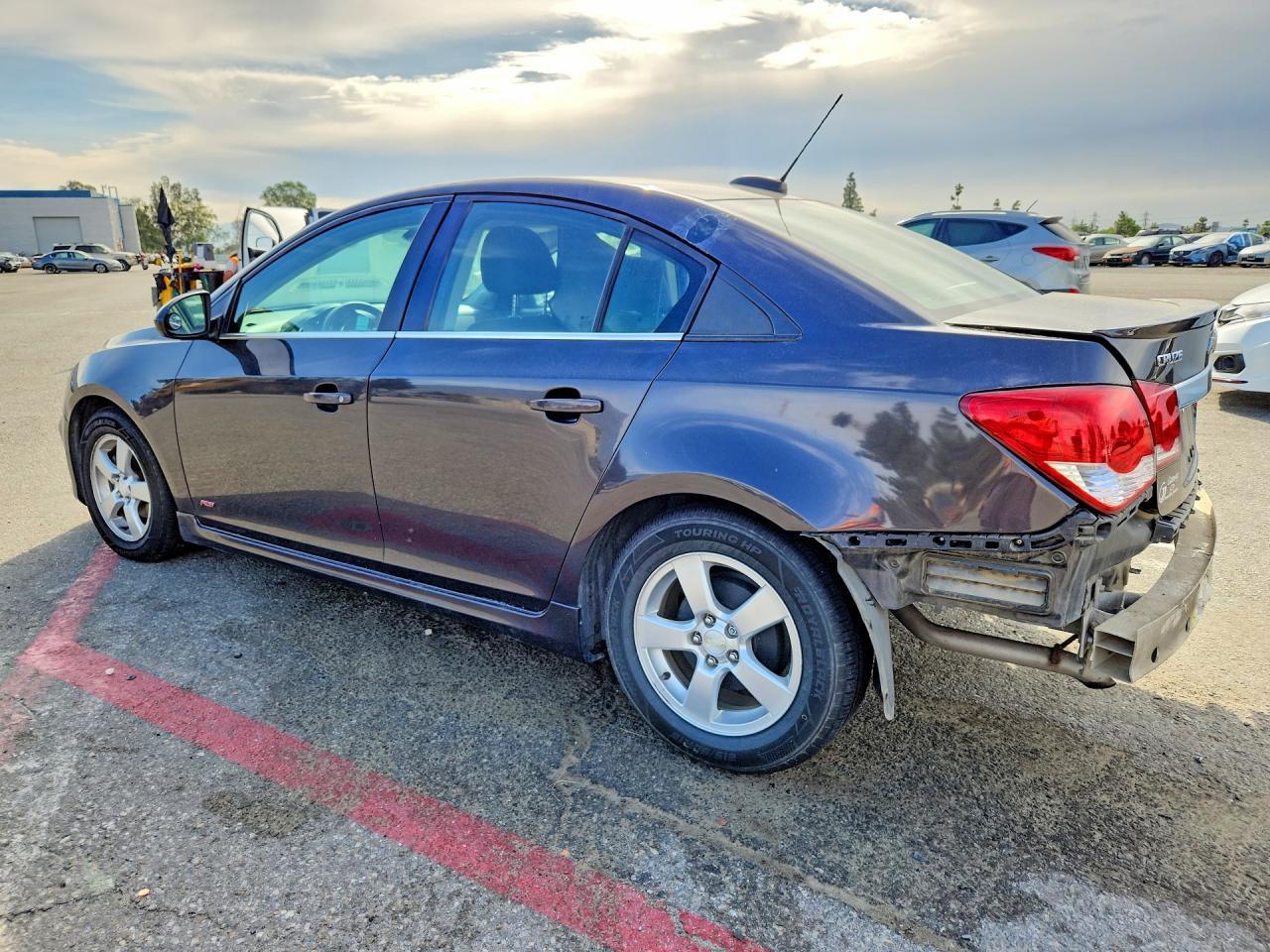 2016 Chevrolet Cruze Limited Lt - Image 2