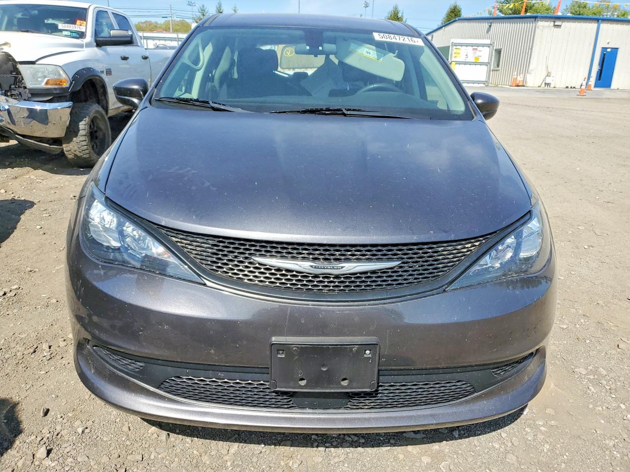 2022 Chrysler Voyager Lx - Фото 5