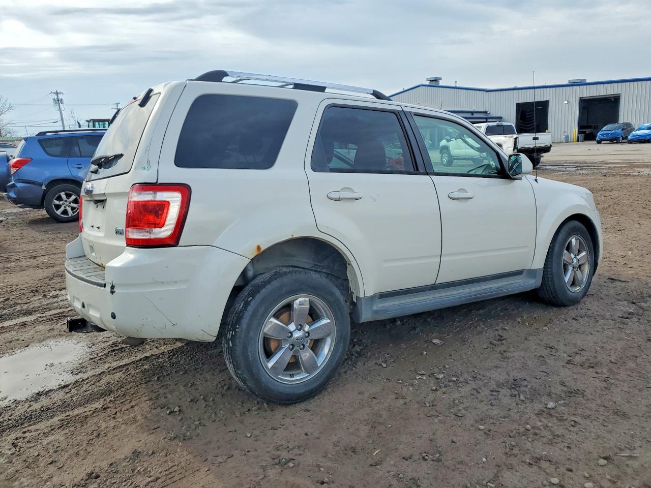 2011 Ford Escape Limited - Image 3