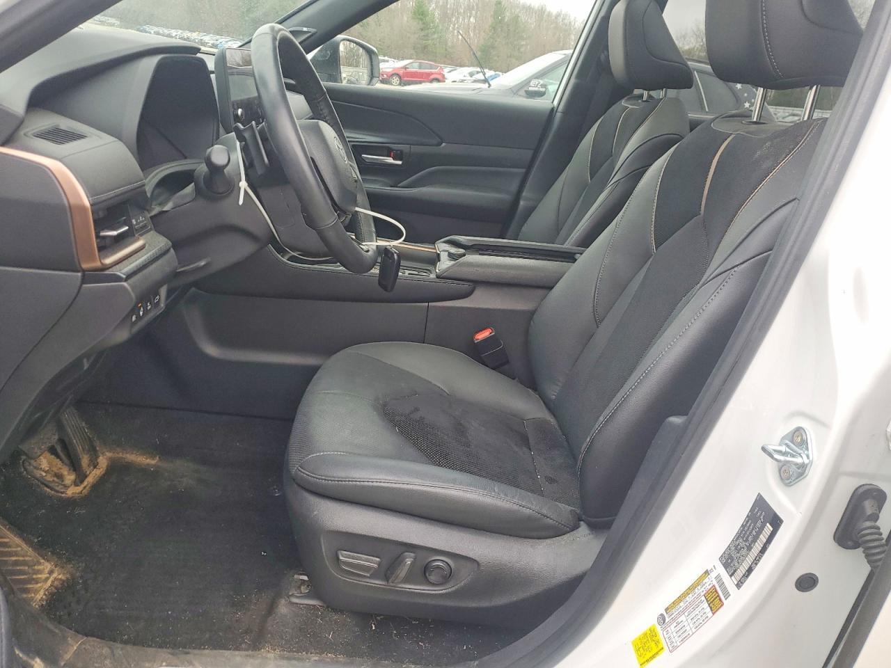 2024 Toyota Grand Highlander Hybrid Max Platinum - Image 7