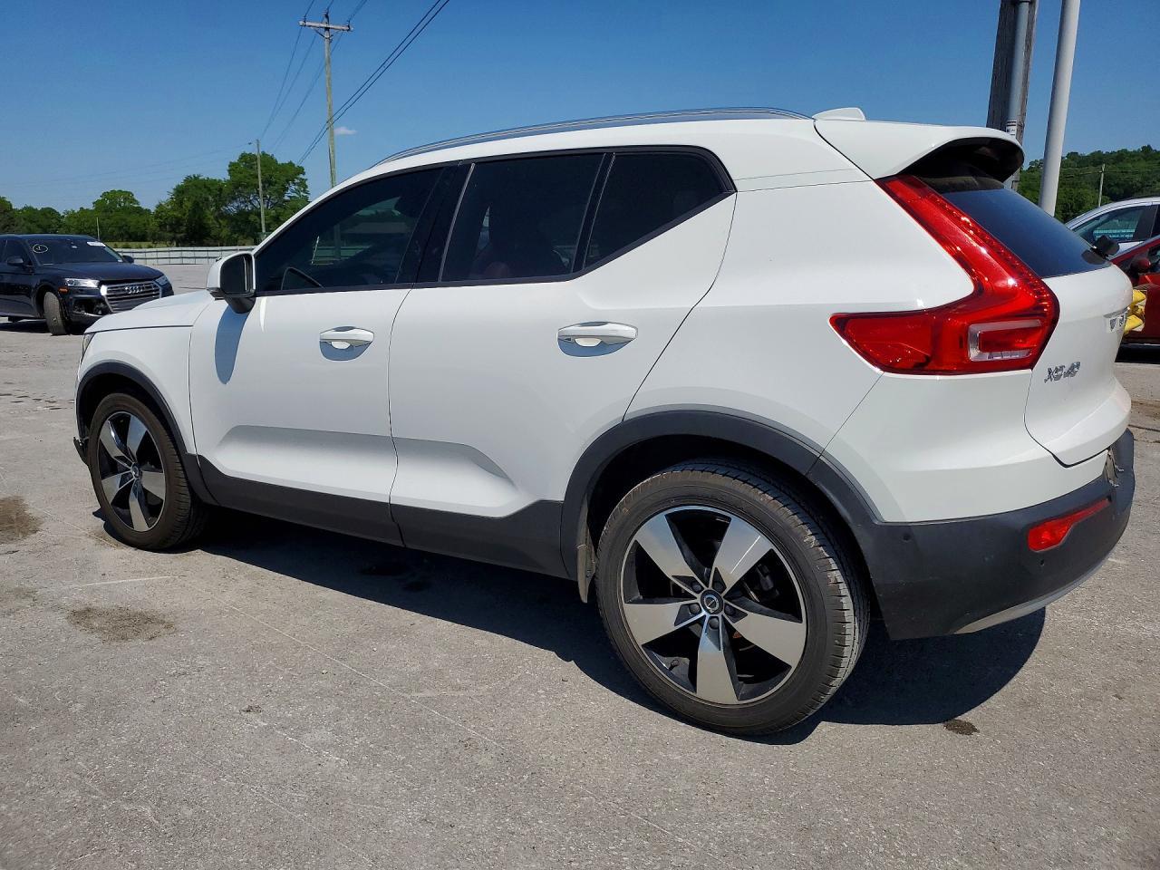 2019 Volvo Xc40 T5 Momentum - Фото 2
