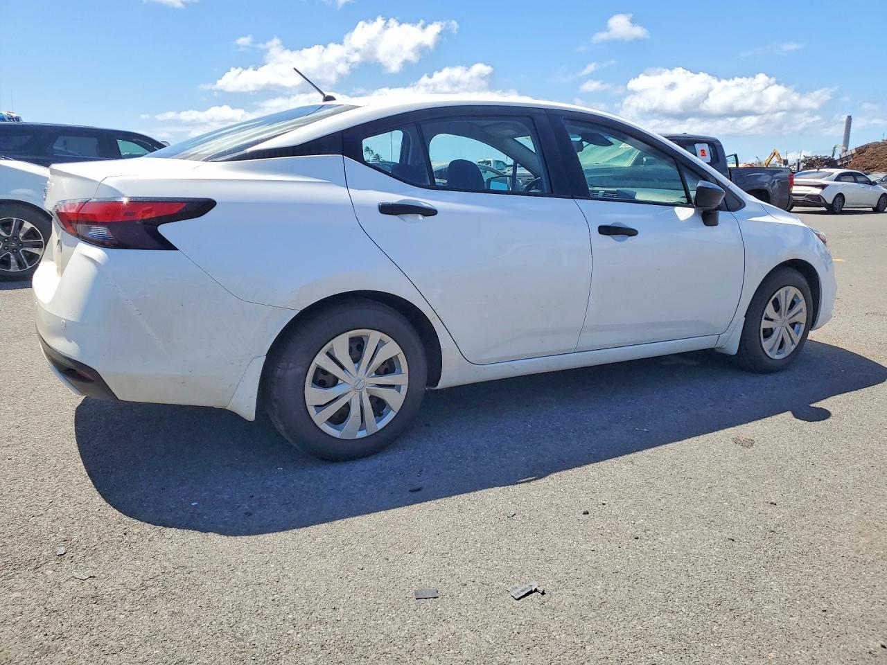 2022 Nissan Versa S - Фото 3