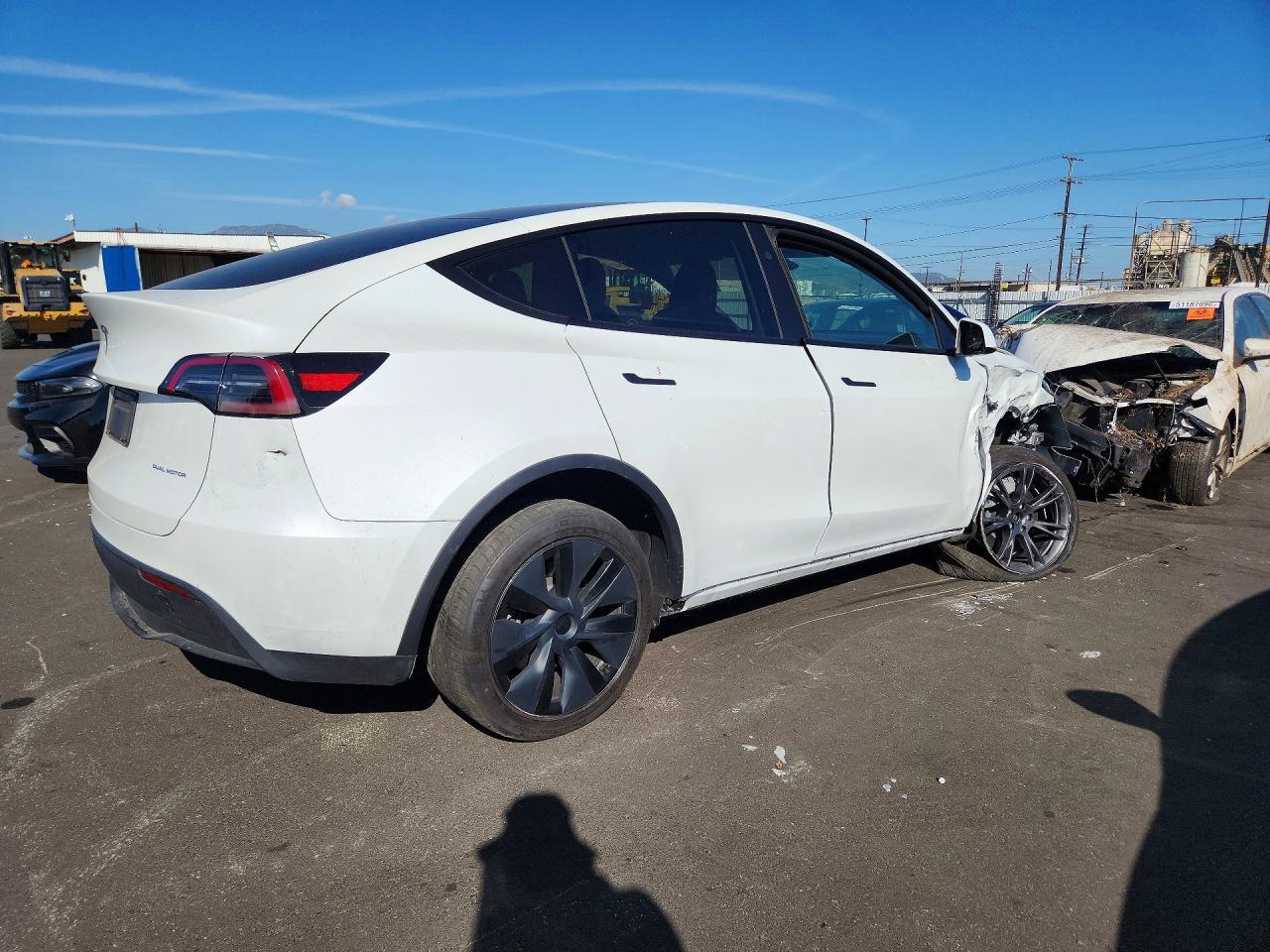 2025 Tesla Model Y - Image 3