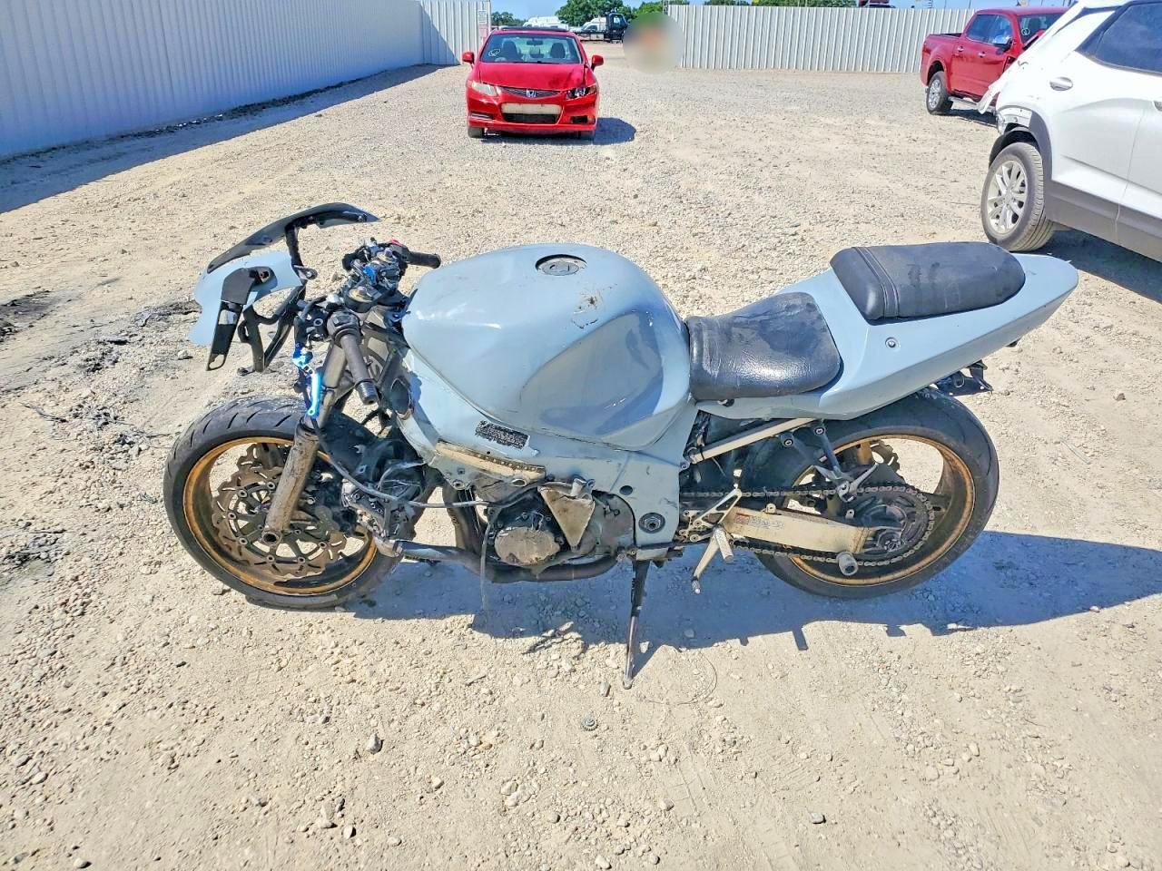 2003 Suzuki Gsx-R600 - Фото 3
