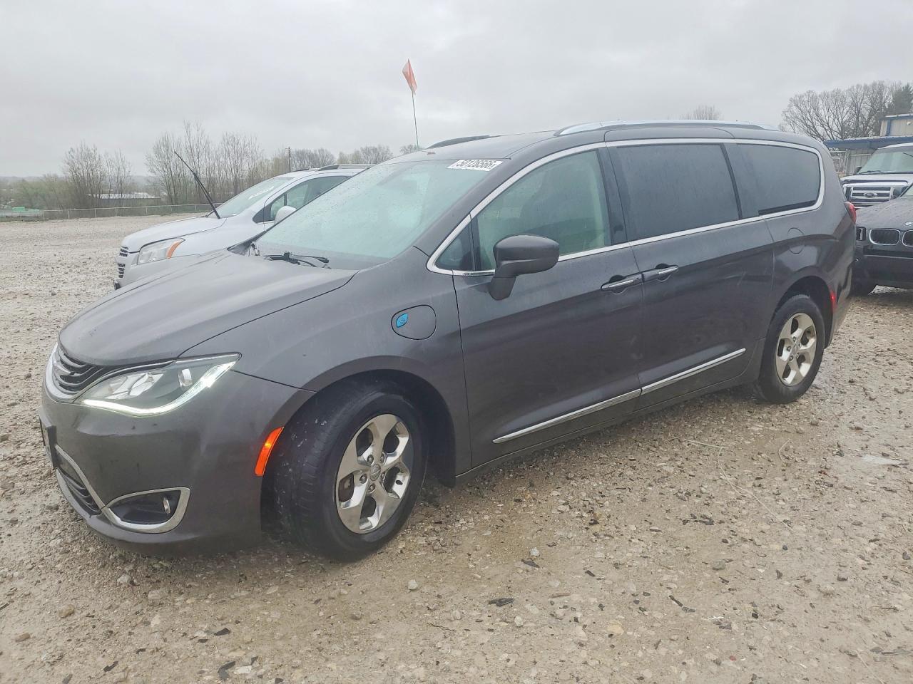 2018 Chrysler Pacifica Hybrid Touring L