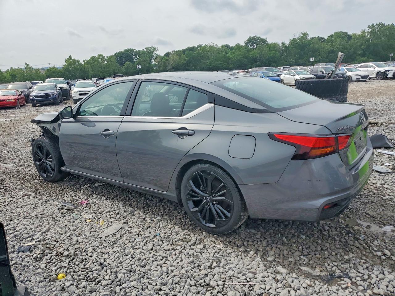 2023 Nissan Altima Sr - Image 2