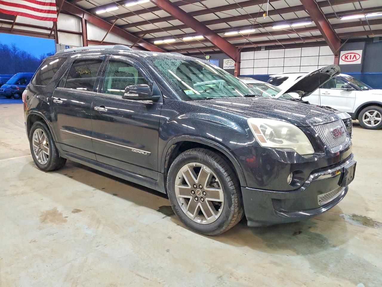 2011 GMC Acadia Denali - Image 4