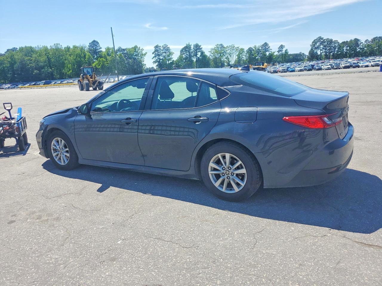 2025 Toyota Camry Le - Фото 2