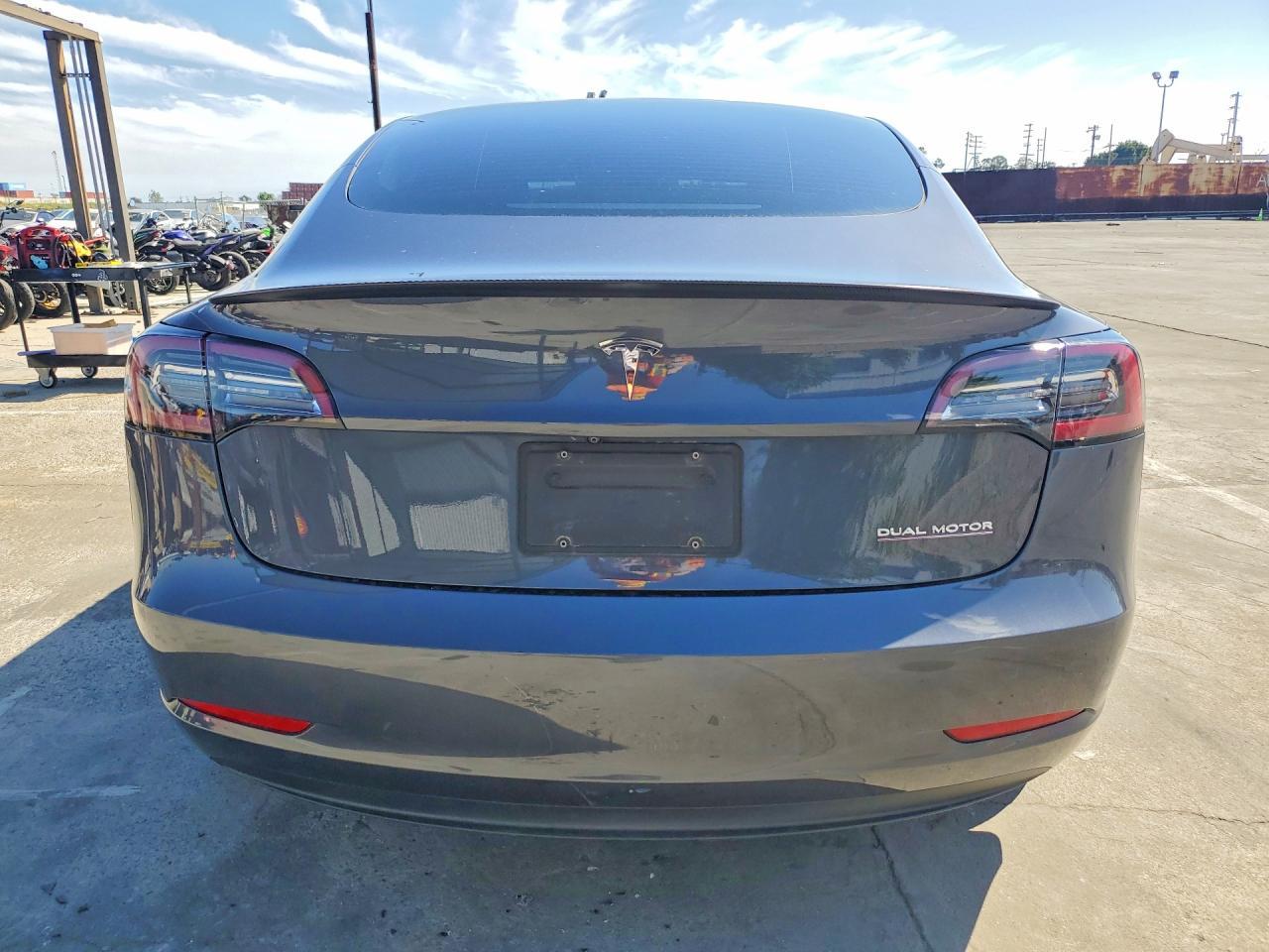 2023 Tesla Model 3 - Фото 6
