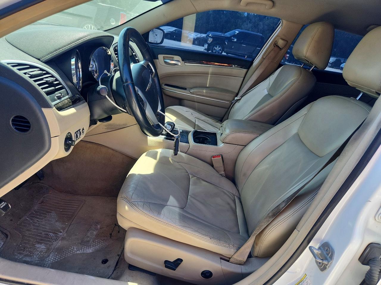 2014 Chrysler 300 - Image 7