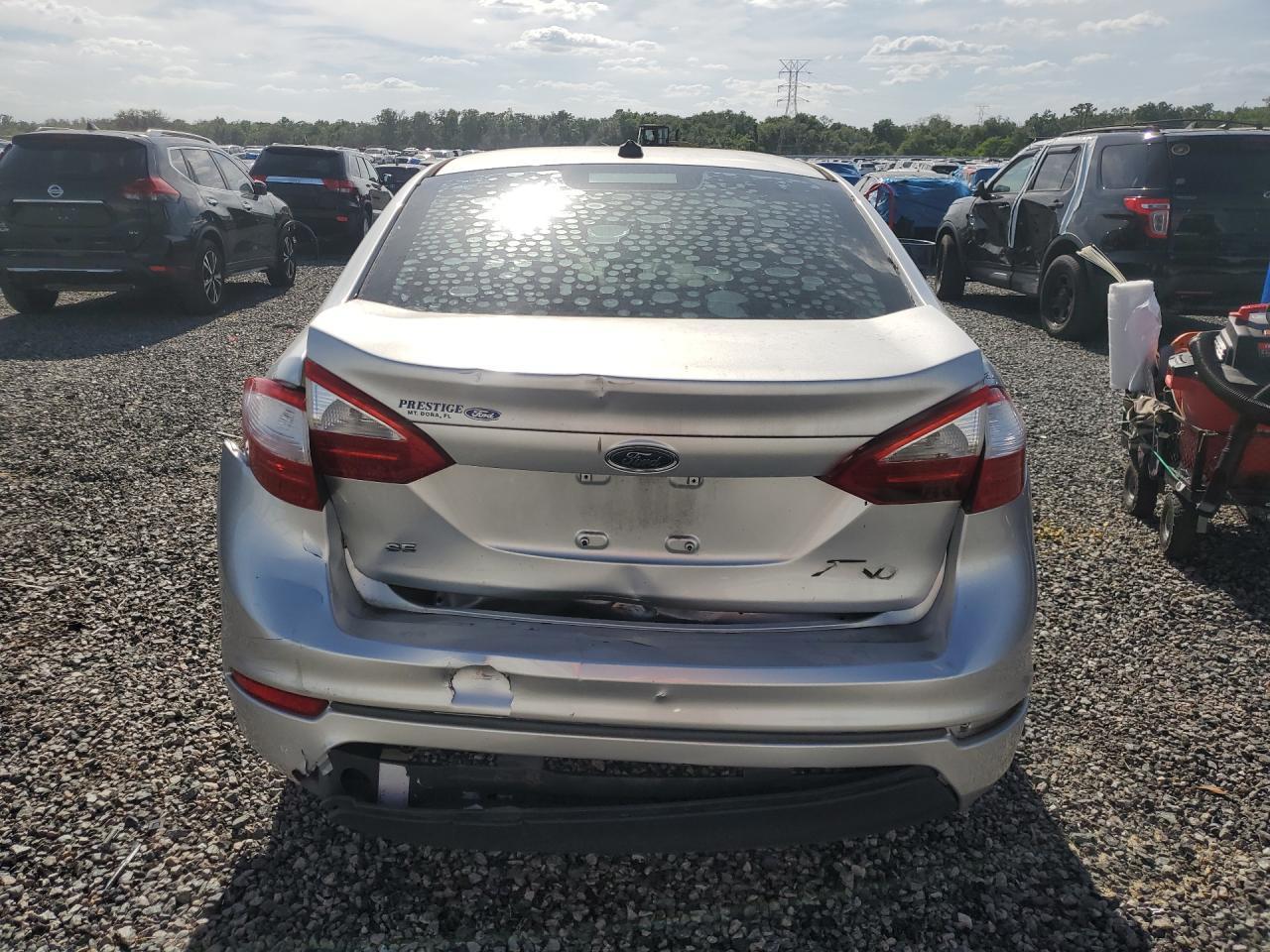 2017 Ford Fiesta Se - Фото 6