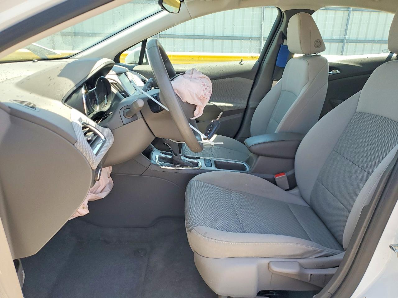 2018 Chevrolet Cruze Ls - Image 7