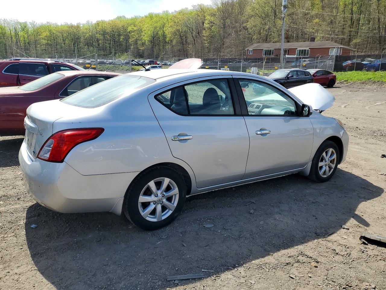 2012 Nissan Versa 1.6 S - Фото 3