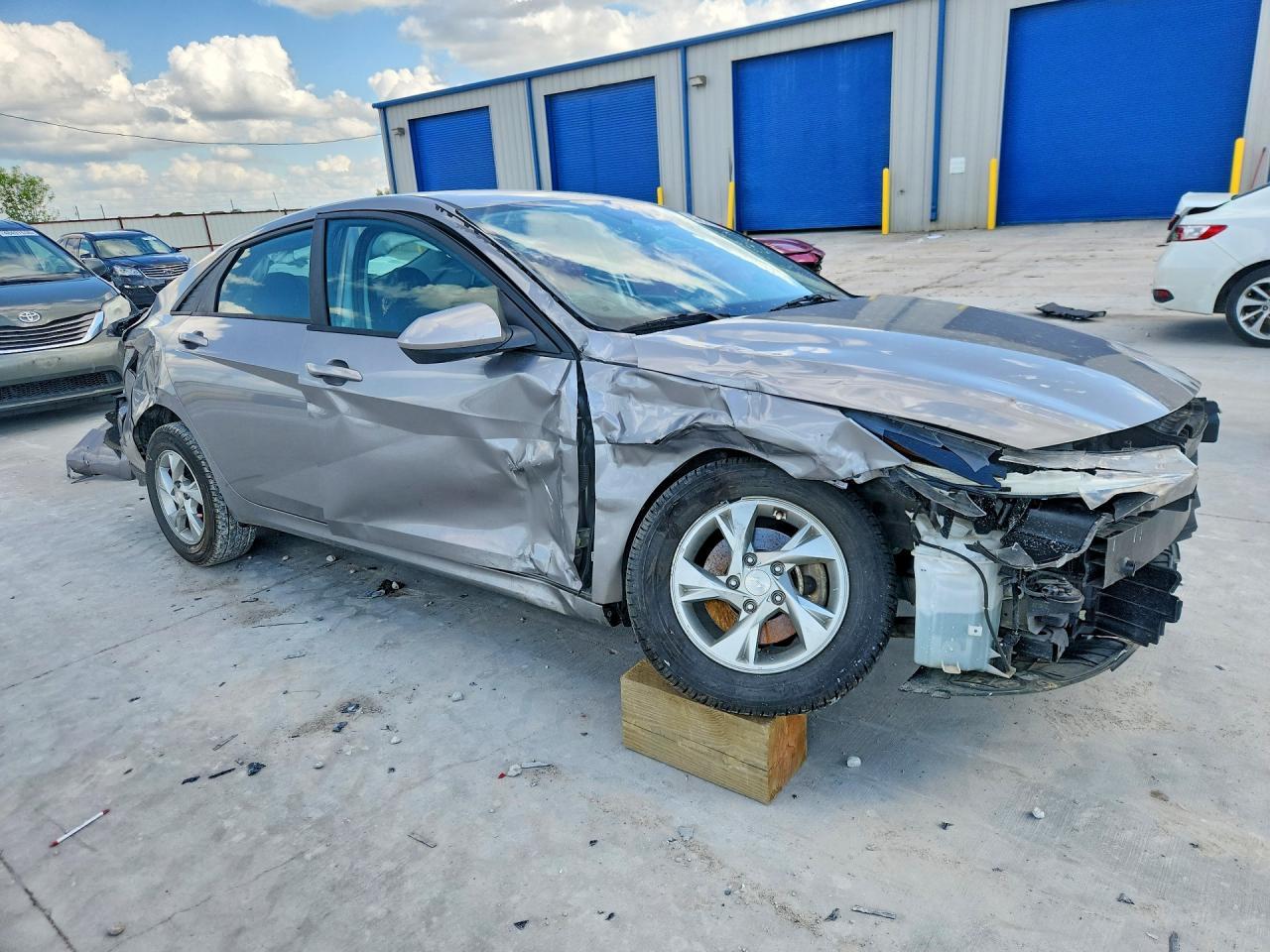 2023 Hyundai Elantra Se - Image 4