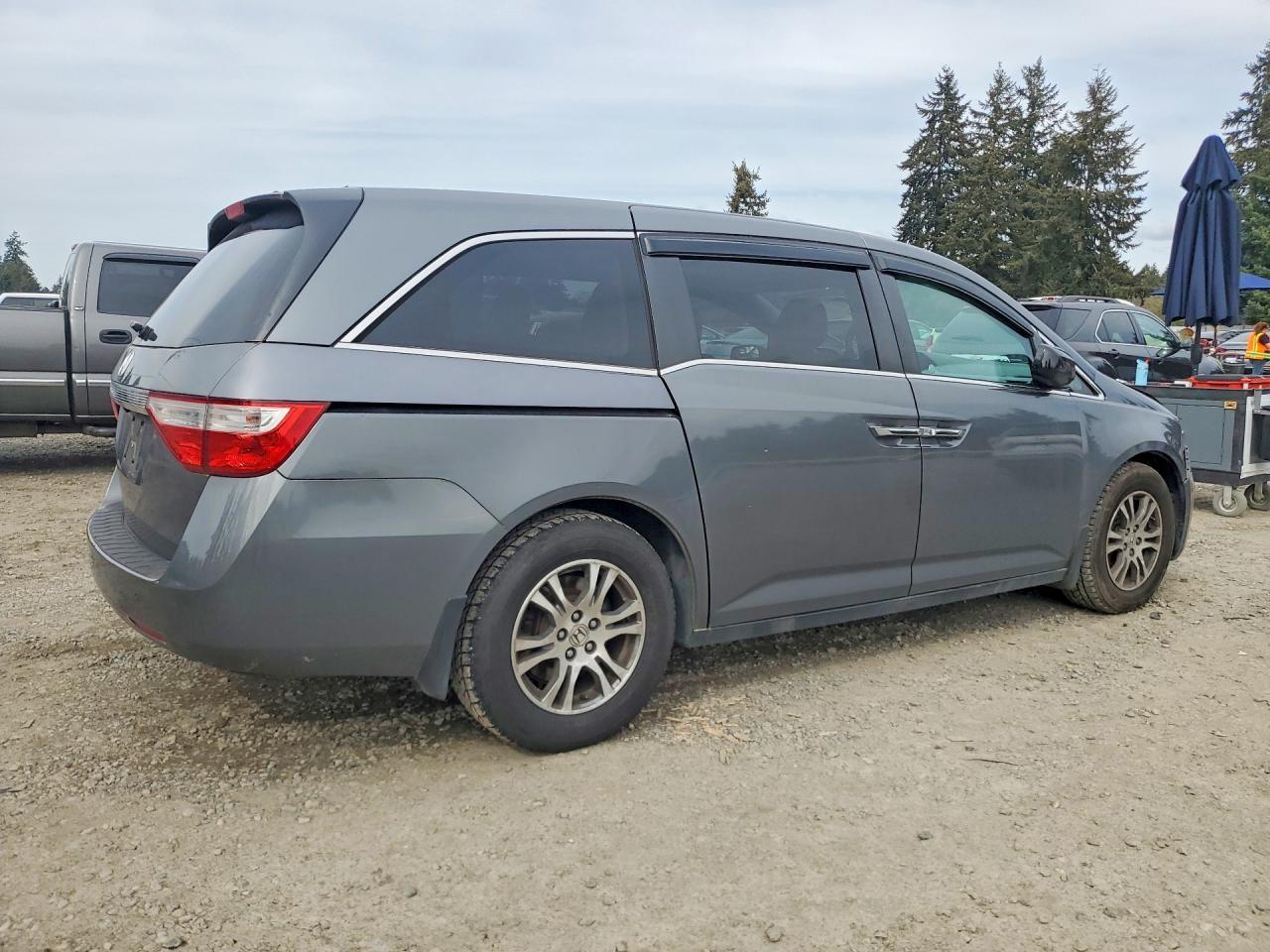 2013 Honda Odyssey Exl - Image 3