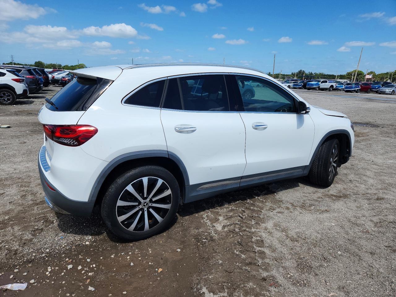 2021 Mercedes-Benz Gla 250 - Image 3