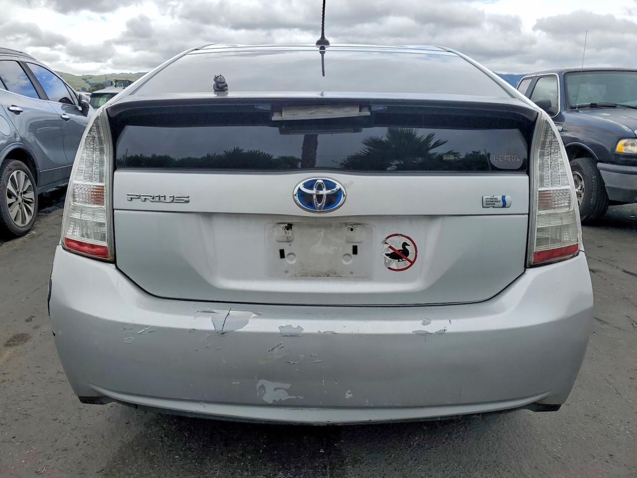 2011 Toyota Prius Three - Фото 6