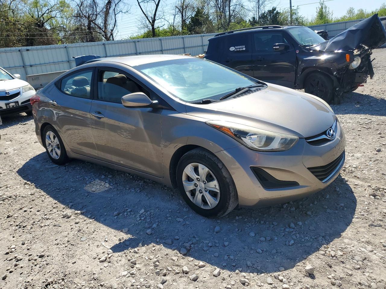 2016 Hyundai Elantra Se - Image 4