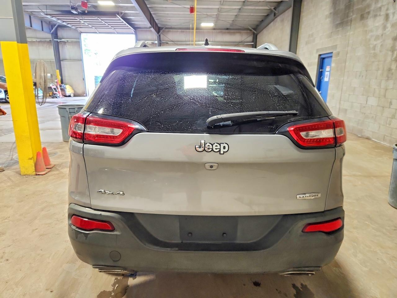 2016 Jeep Cherokee Latitude - Фото 6