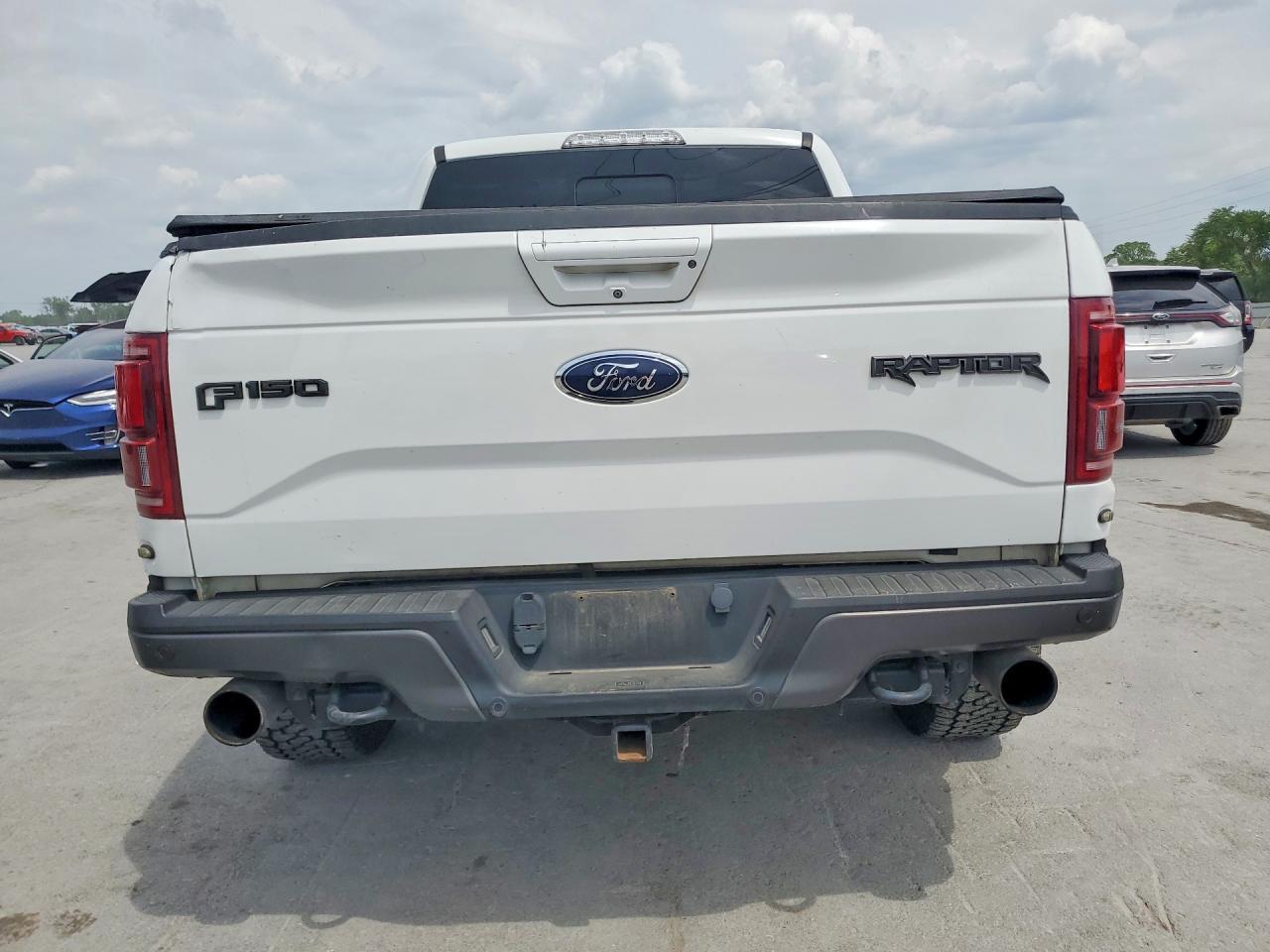 2017 Ford F150 Raptor - Image 6