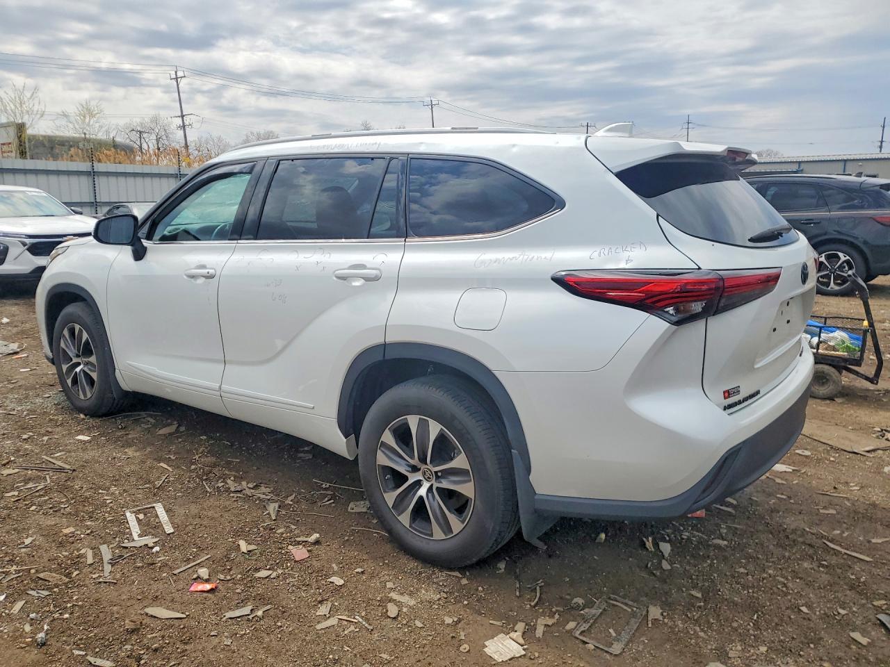2022 Toyota Highlander Xle - Фото 2