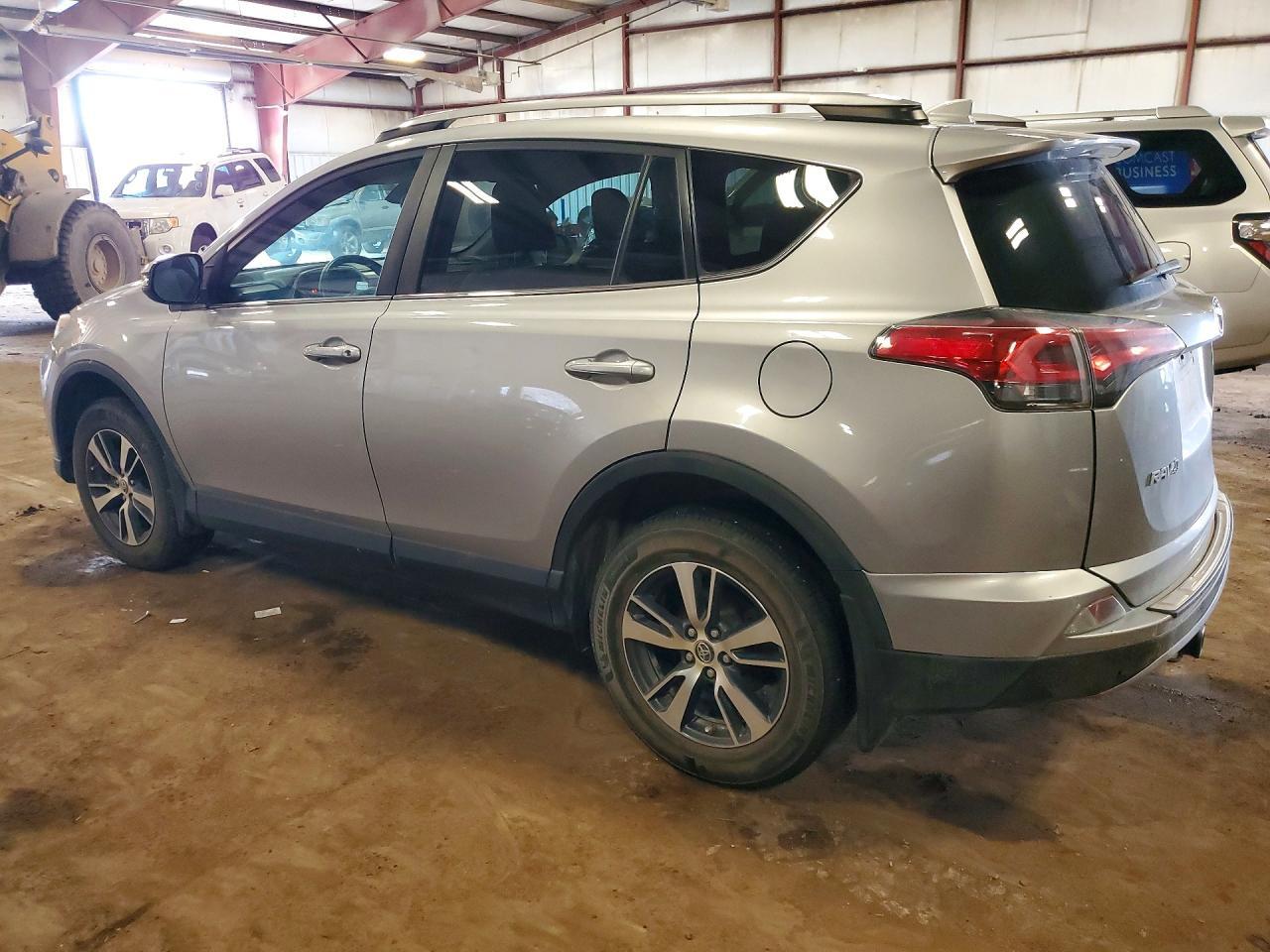 2018 Toyota Rav4 Xle - Фото 2