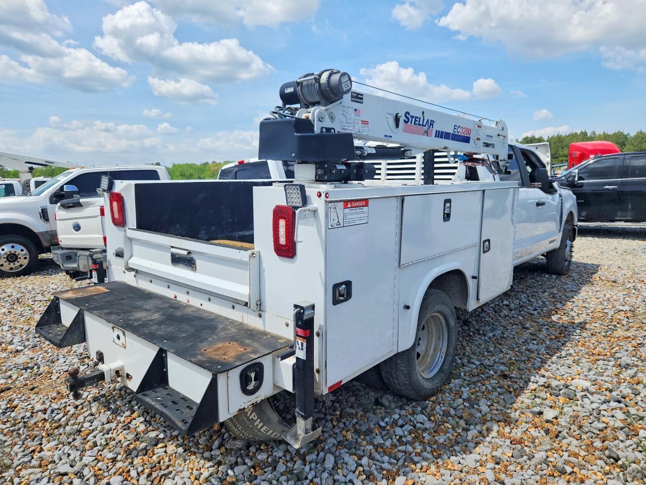 2023 Ford F350 Super Duty - Image 3