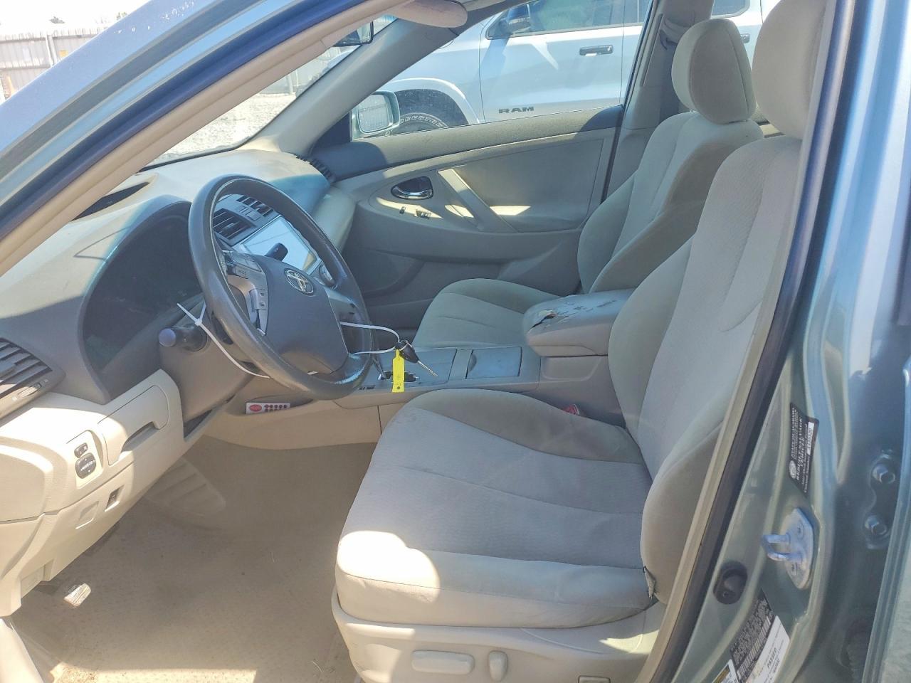 2010 Toyota Camry Le - Image 7