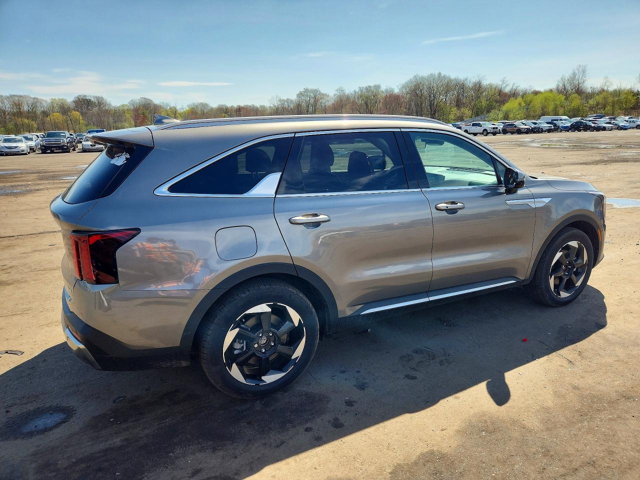 2025 Kia Sorento Plug-In Hybrid Ex - Image 3