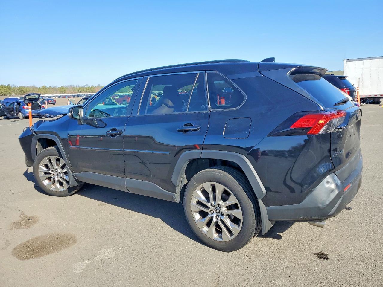 2019 Toyota Rav4 Xle Premium - Image 2