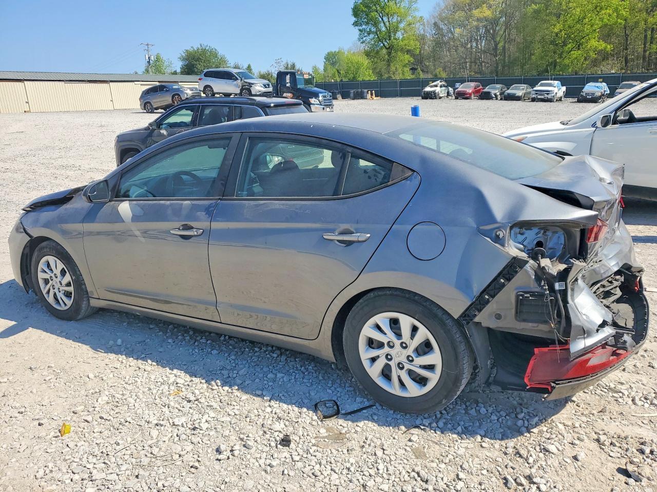 2019 Hyundai Elantra Se - Image 2